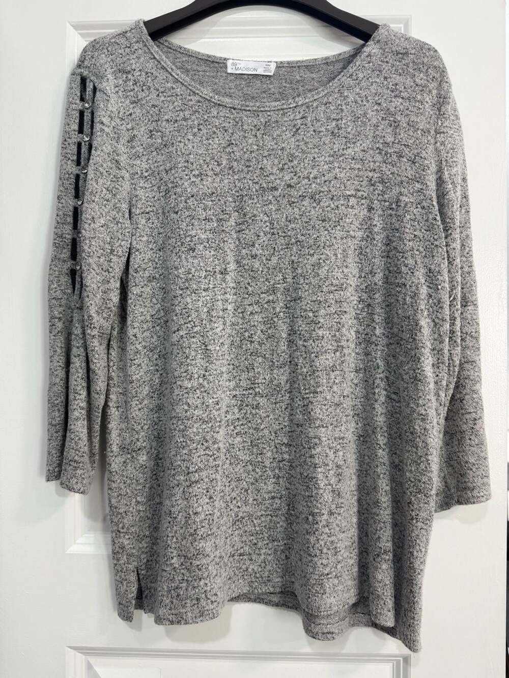 89th Madison Gray Long Sleeve Cutout Shoulder Rhinestone Pullover Top M